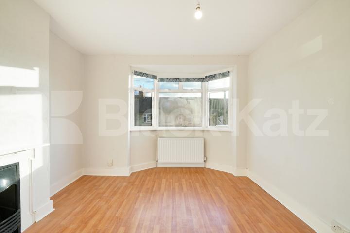 Refurbished throughout, flooded with natural light & beautiful mature garden  St. Barnabas Road, Tooting